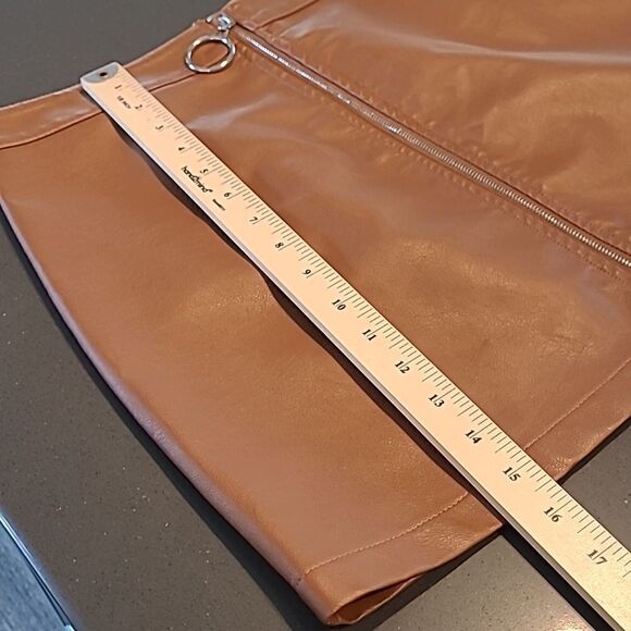Brown faux leather zip front mini skirt - Picture 3 of 5